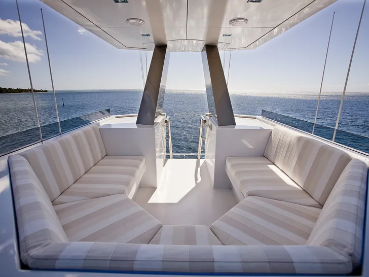 BIG FISH - McMullen and Wing 45m - Top Lounge BIG FISH - McMullen and Wing 45m - Top Lounge