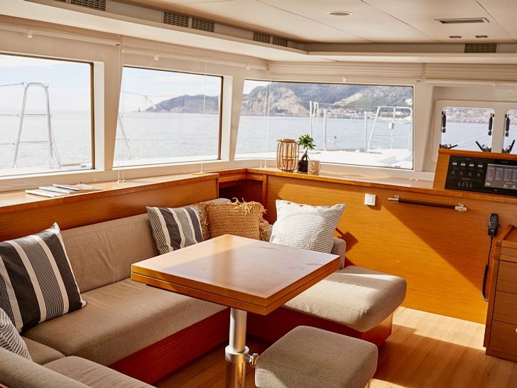 BIG GANI Lagoon 560 - saloon BIG GANI Lagoon 560 - saloon