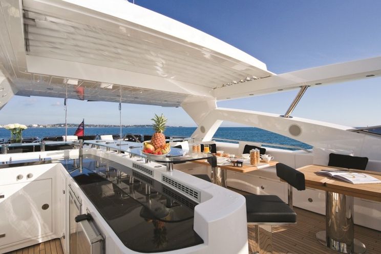 Charter Yacht BLACK AND WHITE - Sunseeker 34m - 5 Cabins - Baie des Anges - Cannes - Antibes - Monaco