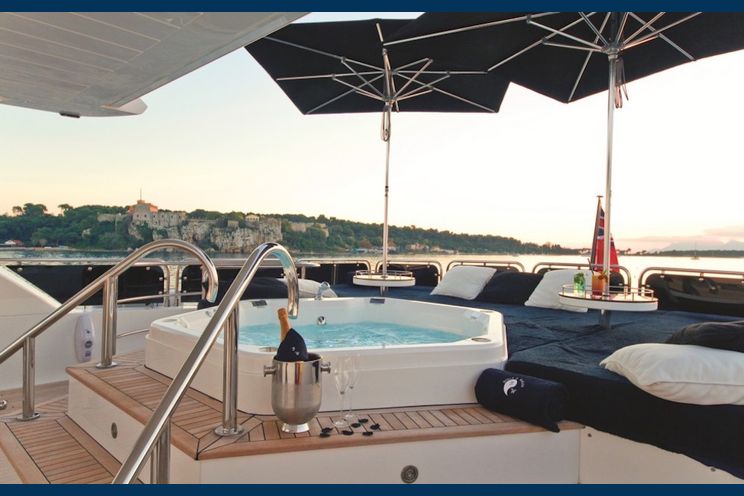 Charter Yacht BLACK AND WHITE - Sunseeker 34m - 5 Cabins - Baie des Anges - Cannes - Antibes - Monaco