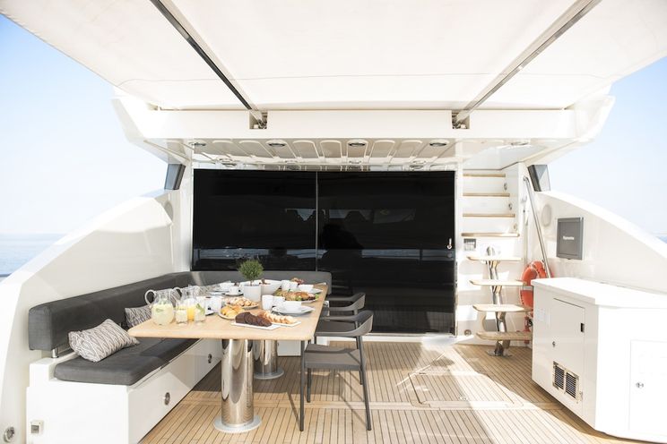 Charter Yacht BLADE 6 - Sunseeker Predator 92 - 4 Cabins - Athens - Zakynthos - Mykonos