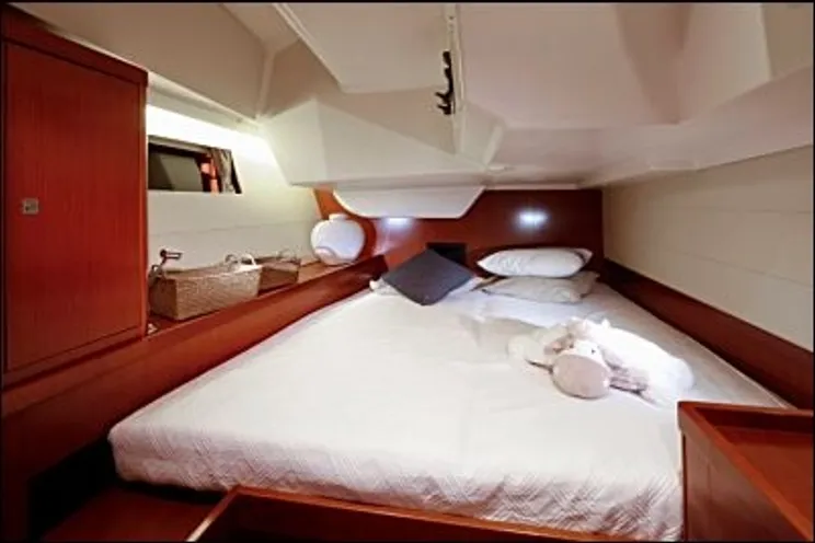 Charter Yacht Oceanis 48 - 5 Cabins - Guadeloupe