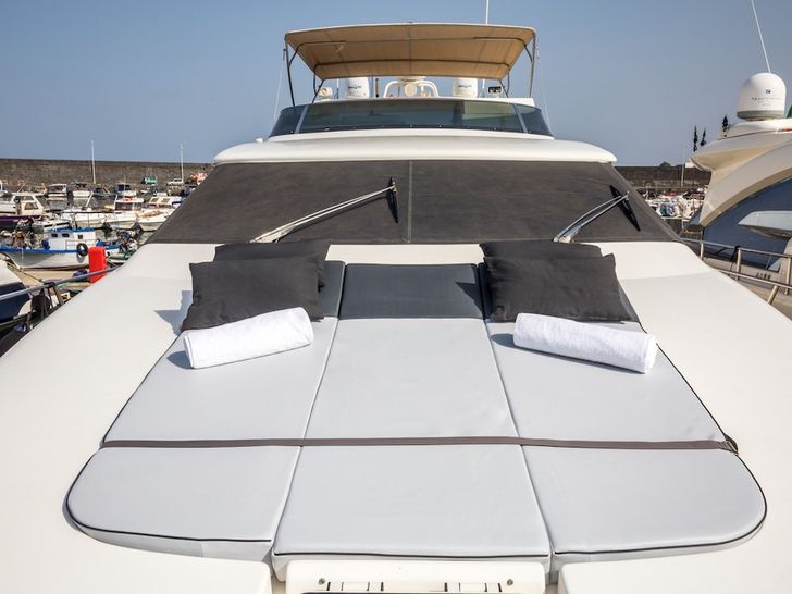 BLUE ICE - Uniesse Marine 73 BLUE ICE - Uniesse Marine 73
