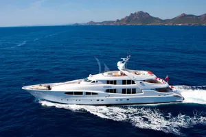 BLUE MAGIC - Heesen 156 - 5 Cabins - Cannes - Antibes - St Tropez - Monaco BLUE MAGIC - Heesen 156 - 5 Cabins - Cannes - Antibes - St Tropez - Monaco