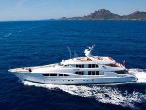 BLUE MAGIC - Heesen 156 - 5 Cabins - Cannes - Antibes - St Tropez - Monaco BLUE MAGIC - Heesen 156 - 5 Cabins - Cannes - Antibes - St Tropez - Monaco