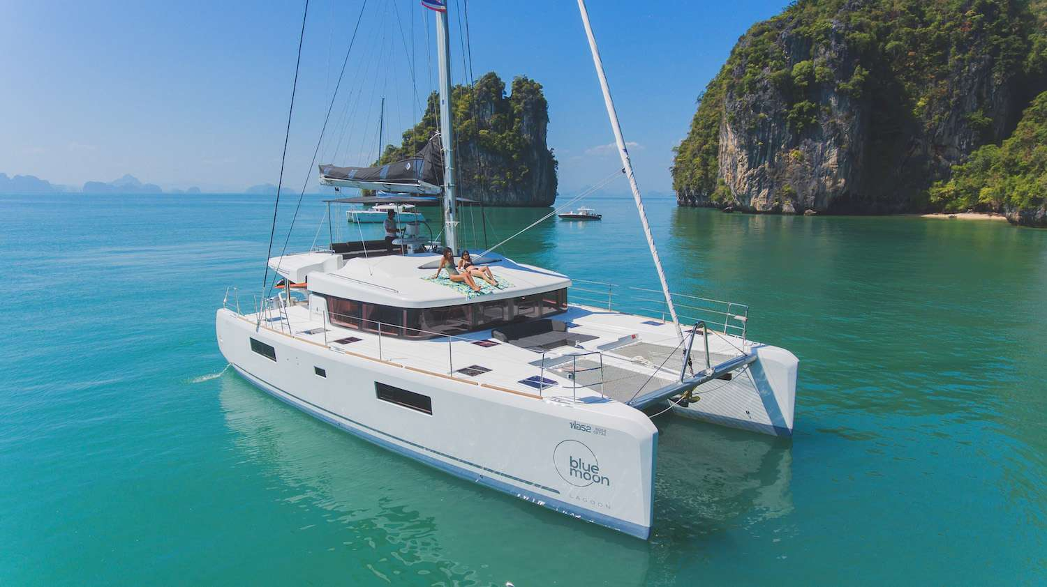 Crewed Catamaran BLUE MOON - Lagoon 52F - 5 Cabins - Phuket