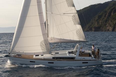 Charter Yacht Oceanis 45 - 4 Cabins - Puntone - Scarlino