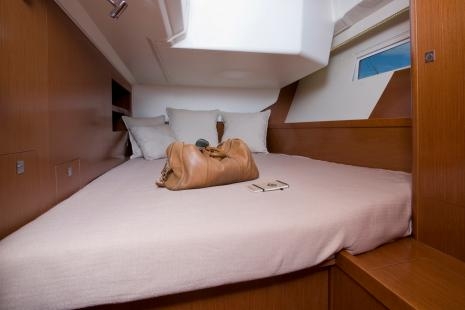 Charter Yacht Oceanis 45 - 4 Cabins - Puntone - Scarlino