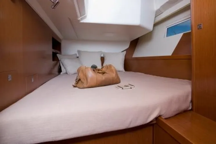 Charter Yacht Oceanis 45 - 4 Cabins - Puntone - Scarlino