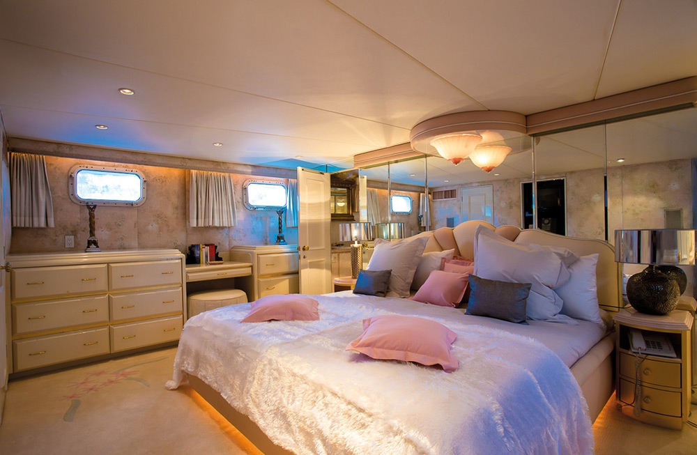 Charter Yacht Broward 100 - St Barts Day Charter Yacht - Anguilla - St Martin
