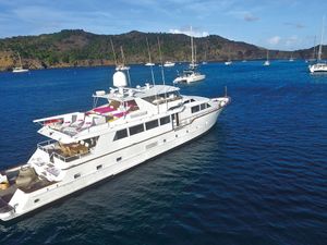 Broward 100 - St Barts Day Charter Yacht - Anguilla - St Martin Broward 100 - St Barts Day Charter Yacht - Anguilla - St Martin