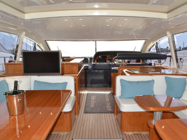 BRAVO DELTA Leopard(Arno)24m Saloon BRAVO DELTA Leopard(Arno)24m Saloon