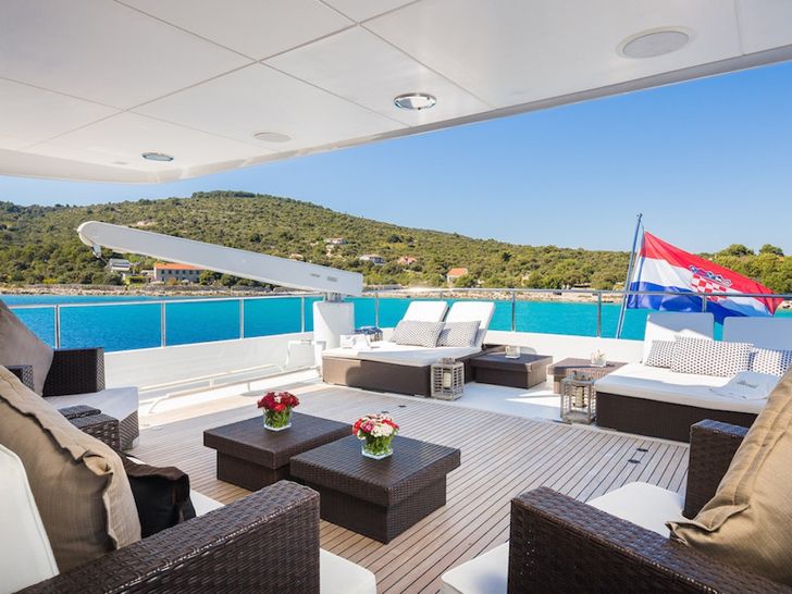 BRAZIL Heesen 40m - alfresco lounge BRAZIL Heesen 40m - alfresco lounge