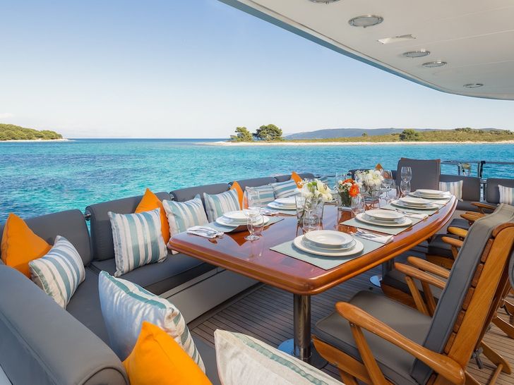 BRAZIL Heesen 40m - alfresco dining area close up shot BRAZIL Heesen 40m - alfresco dining area close up shot