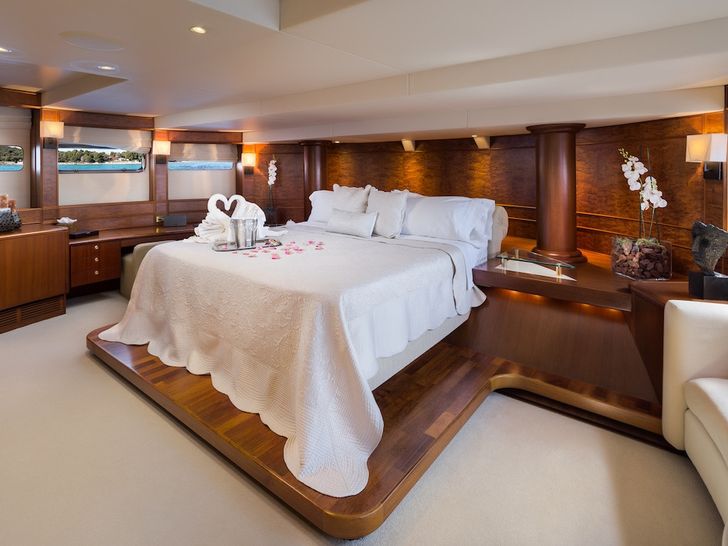BRAZIL Heesen 40m - master cabin BRAZIL Heesen 40m - master cabin