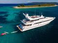 BRAZIL - Heesen 40 m,anchored with water toys