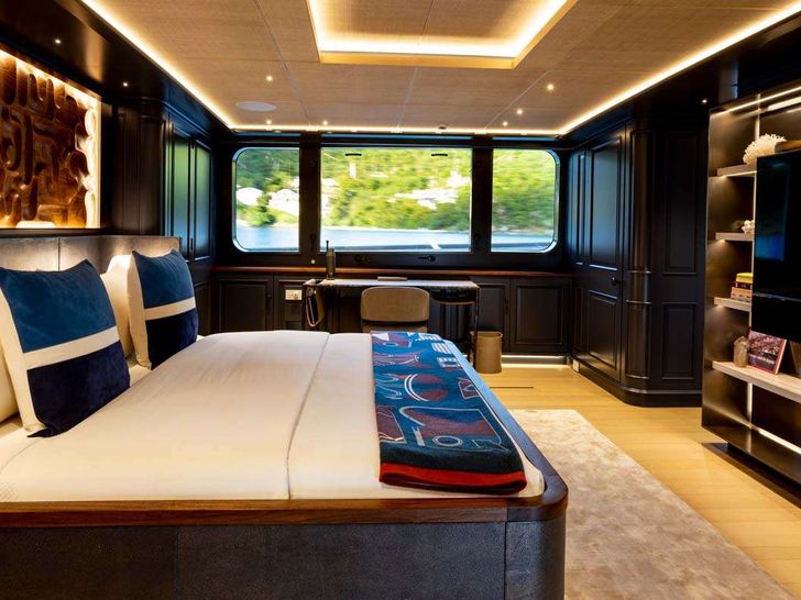 Broadwater 55m Feadship Master Suite