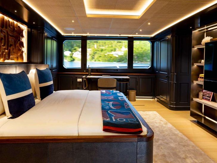 Broadwater 55m Feadship Master Suite Broadwater 55m Feadship Master Suite
