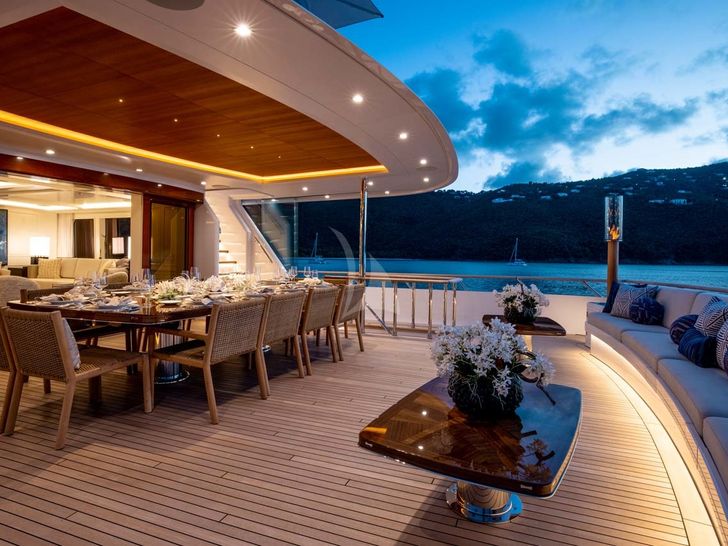 Broadwater 55m Feadship Dining Broadwater 55m Feadship Dining