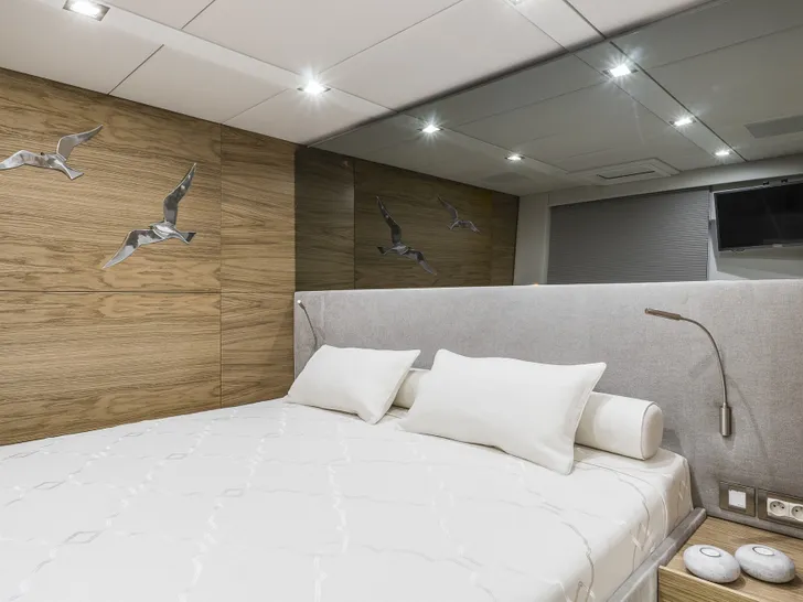 CALMAO Sunreef 74 - VIP cabin 1 bed CALMAO Sunreef 74 - VIP cabin 1 bed