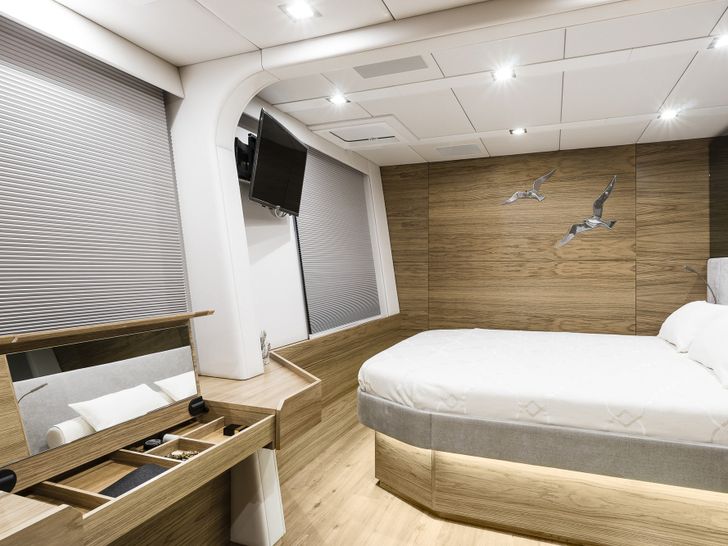 CALMAO Sunreef 74 Luxury Catamaran Master Cabin