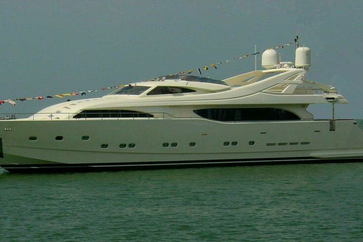 Charter Yacht CAMARIK - Custom Line Ferretti 34m - Marina Ibiza - Formentera - San Antonio - Palma