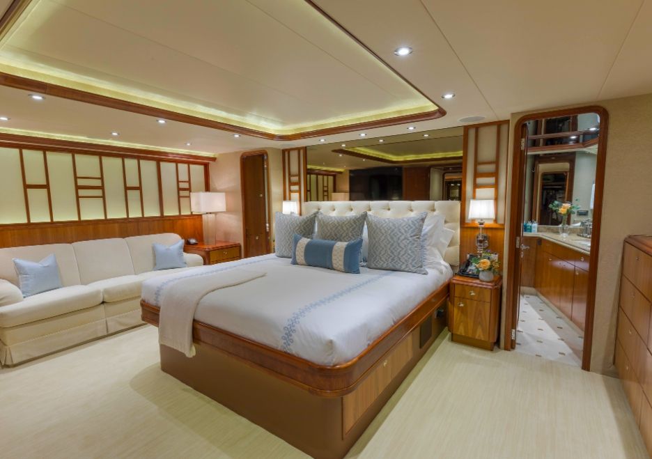 CANIRA - Westport 112