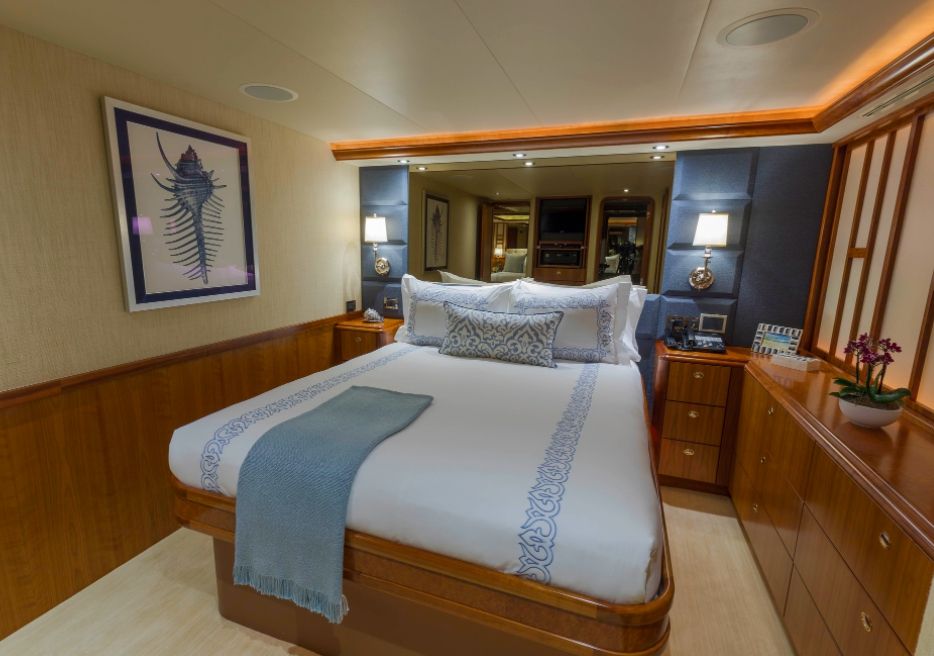 CANIRA - Westport 112