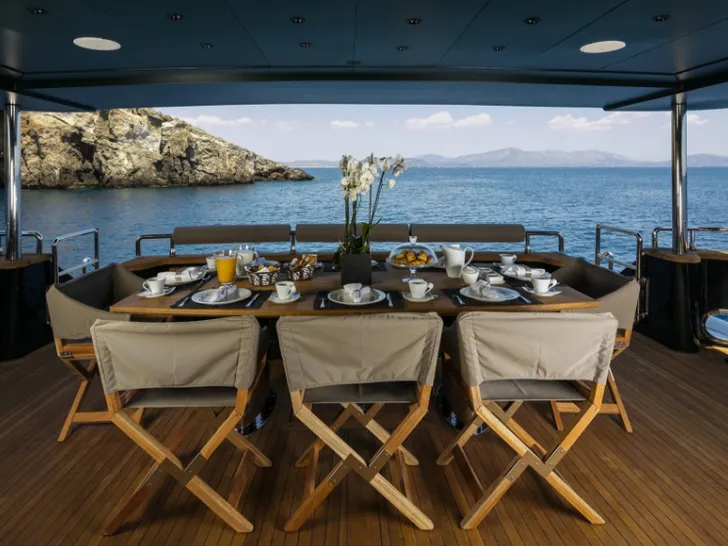 CAN'T REMEMBER - Tecnomar 116 ft,aft deck alfresco dining CAN'T REMEMBER - Tecnomar 116 ft,aft deck alfresco dining