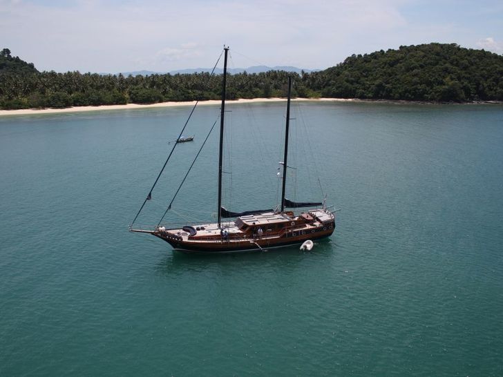 gulet_atanchor gulet_atanchor