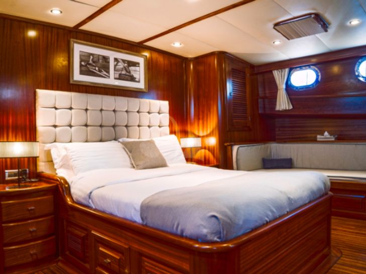 S/Y Capricorn 1 - Master cabin S/Y Capricorn 1 - Master cabin