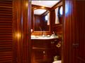 S/Y Capricorn 1 - Bathroom S/Y Capricorn 1 - Bathroom