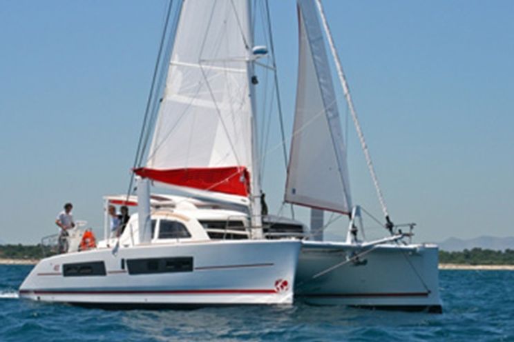 Charter Yacht Catana 42 CI with watermaker - 4 Cabins - Tahiti,Bora Bora an the South Pacific
