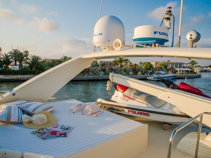 CELINE Ferretti 70 Flybridge CELINE Ferretti 70 Flybridge