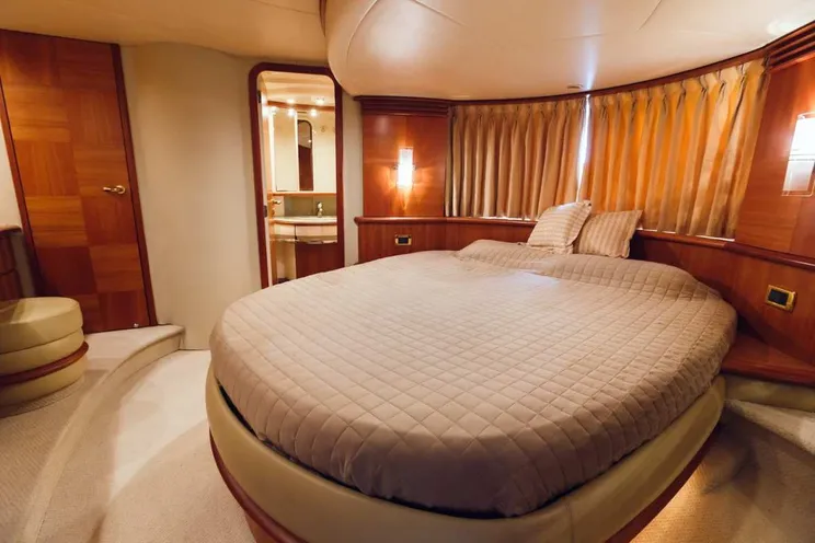 Charter Yacht C’EST LA VIE - Azimut 62 - Miami Day Charter Yacht - South Beach - Miami - Florida