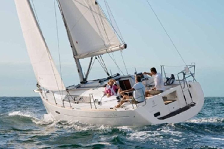 Charter Yacht Oceanis 34 - 3 Cabins - Tortola - Virgin Gorda
