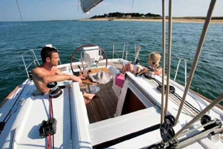 Charter Yacht Oceanis 34 - 3 Cabins - Tortola - Virgin Gorda