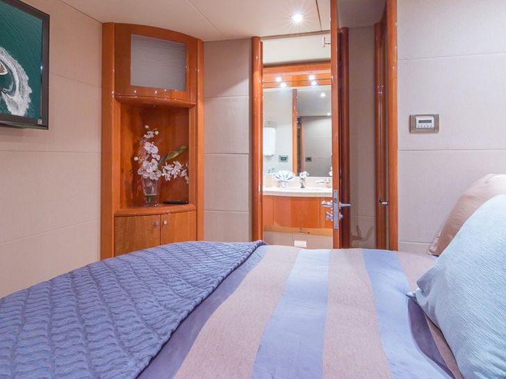 Miami Day Charter Yacht CHIP Lazzara 84 VIP Cabin Miami Day Charter Yacht CHIP Lazzara 84 VIP Cabin