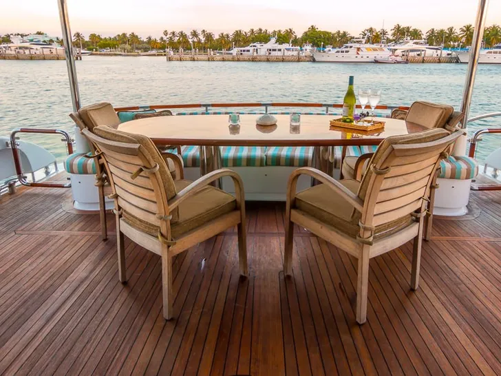 Miami Day Charter Yacht CHIP Lazzara 84 Al Fresco Dining Miami Day Charter Yacht CHIP Lazzara 84 Al Fresco Dining