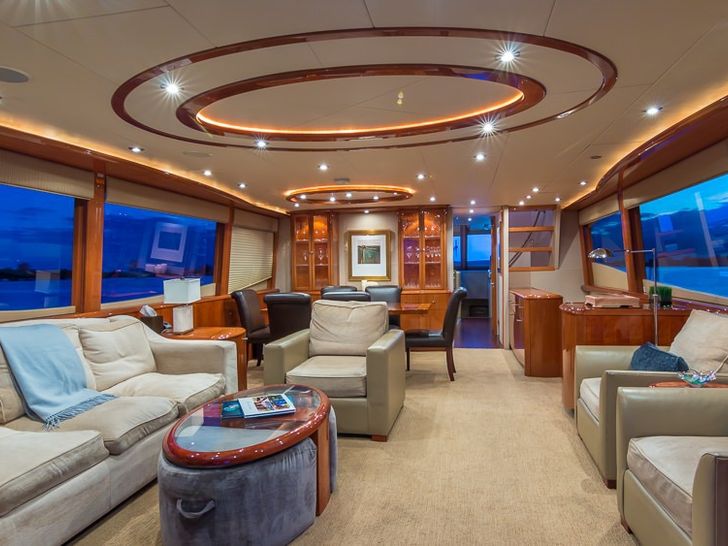 Miami Day Charter Yacht CHIP Lazzara 84 Saloon Miami Day Charter Yacht CHIP Lazzara 84 Saloon