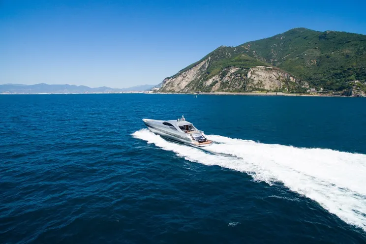 Charter Yacht CINQUE - Pershing 88 - 4 Cabins - Naples - Sicily - Sorrento