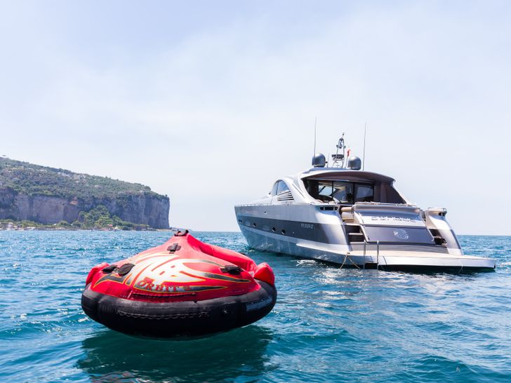 CINQUE Pershing 88 Motor Yacht Water Toys