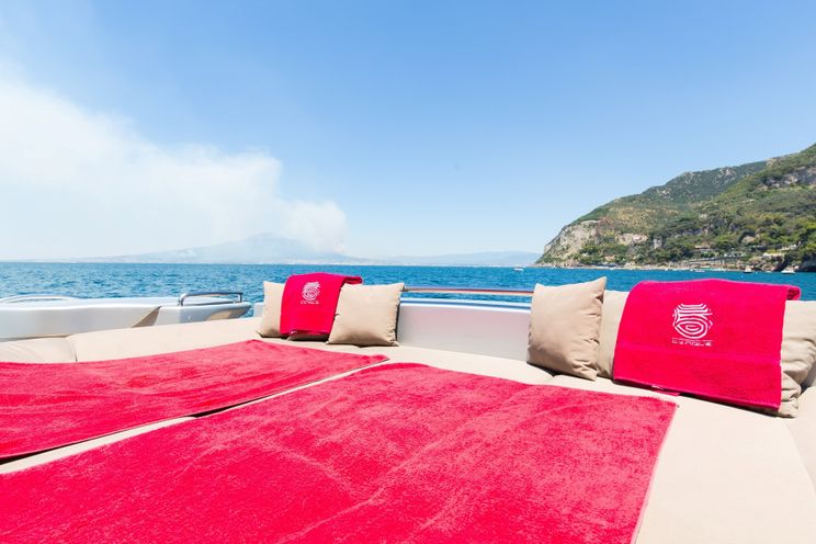 Charter Yacht CINQUE - Pershing 88 - 4 Cabins - Naples - Sicily - Sorrento