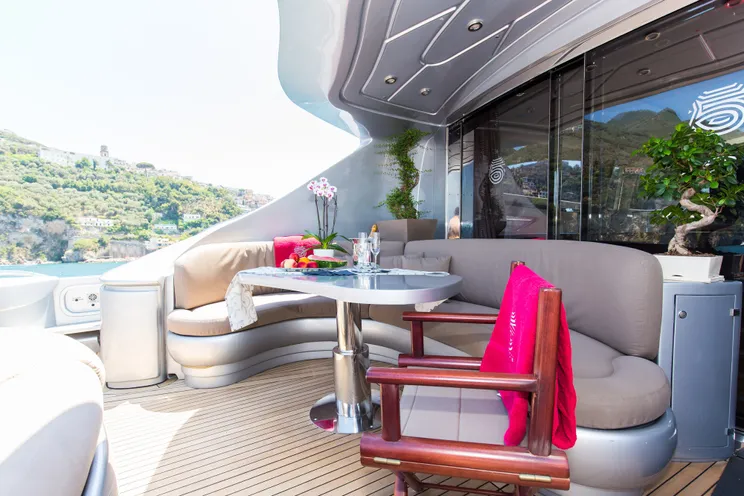 Charter Yacht CINQUE - Pershing 88 - 4 Cabins - Naples - Sicily - Sorrento