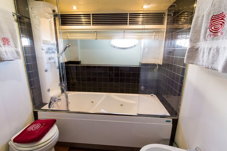 Charter Yacht CINQUE - Pershing 88 - 4 Cabins - Naples - Sicily - Sorrento