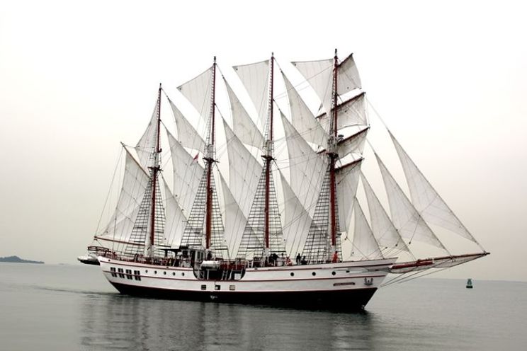 Charter Yacht Classic Sailing Yacht - Guest Capacity 149 - Singapore