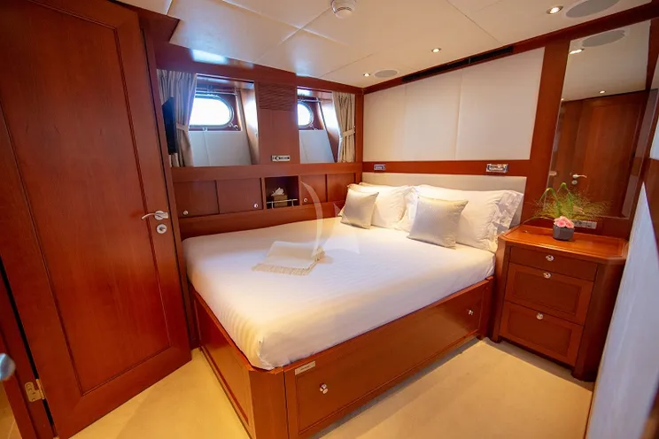 Charter Yacht CORNELIA - RMK Marine 34m - 4 Cabins - Monaco - Cannes - St Tropez - Portofino