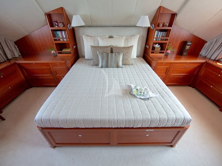 master cabin bed