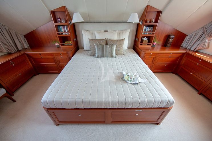 Charter Yacht CORNELIA - RMK Marine 34m - 4 Cabins - Monaco - Cannes - St Tropez - Portofino