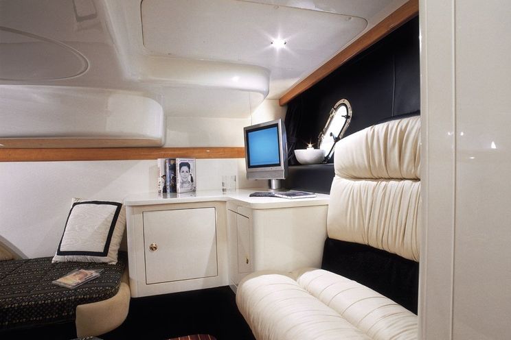 Charter Yacht Cranchi 41 Endurance - 2 Cabins - Sardinia